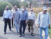 محافظ أسيوط يوجه قيادات المحافظة بالمتابعة المستمرة لمشروعات "حياة كريمة"