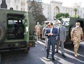 الرئيس السيسي يتفقد عددا من المركبات المدرعة المطورة من قبل القوات المسلحة