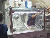 بث مباشر.. شيف بالغردقة يوزع الزلابية مجانا بمناسبة المولد النبوي الشريف