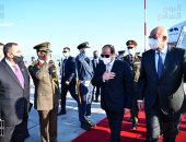 الرئيس السيسى يستهل زيارته إلى أثينا بلقاء رئيس وزراء اليونان  