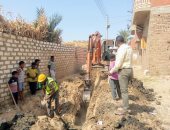 حياة كريمة شريان حياة لأسوان.. إنشاء طريق جديد يربط قرى وادى الصعايدة بطريق الغنيمية الصحراوى.. وتنفيذ 3 محطات معالجة لمياه الصرف بكوم إمبو.. وبدء إنشاء كوبرى أحمد مصطفى وتجديد شبكات كهرباء بقرى العباسية