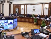 رئيس الوزراء يُهنئ الرئيس والحكومة والشعب بمناسبة ذكرى المولد النبوى.. مدبولى: مشروعات بديل المناطق غير الآمنة "فريدة على مستوى العالم".. ويؤكد على متابعة تنفيذ قرار منع غير المطعمين من دخول المنشآت الحكومية