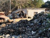 شكوى من تحول حديقة إلى مقلب قمامة فى السنطة بالغربية.. ورئيس مدينة يرد