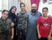 "حسينى" يشدو بالأناشيد ويحاكى الكحلاوى والتهامى ومشاهير المنشدين.. فيديو