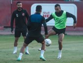 الأهلى يتسلح بـ "روح الفانلة الحمراء" قبل مواجهة الحرس الوطنى فى أفريقيا.. صور