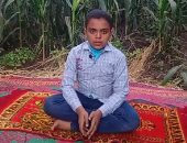 "عمر عماد" طفل 11 عاما صاحب صوت ذهبى في التلاوة والتواشيح بين الزراعات.. فيديو