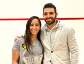 نوران جوهر تحتفل مع والدها وخطيبها بلقب بطولة DAC Pro للإسكواش.. صور