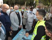 محافظ بني سويف يتفقد حملة التطعيم بلقاح كورونا بمركز شباب الواسطى 