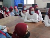 المدارس تنظم ندوات لتوعية الطلاب بأهمية الإجراءات الاحترازية.. صور