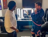 لقاء حار بين رونالدينيو وميسى فى باريس.. صور 