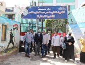 محافظ الجيزة يتابع فعاليات حملة الكشف عن الأنيميا لطلبة "ابتدائى" بالبدرشين