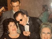 شريف منير فى صورة من الذكريات مع سميحة أيوب وأحمد السقا