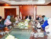 محافظ سوهاج يترأس الاجتماع التنسيقى لتدشين حملة "لسه نوارة" لمناهضة زواج الأطفال