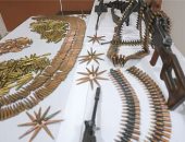 الداخلية تستخرج ترسانة أسلحة من تحت الأرض بمنزل عنصر إجرامى فى المرج.. فيديو