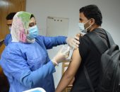 جامعة حلوان: تطعيم 91147 من الطلاب وأعضاء هيئة التدريس والعاملين بلقاح كورونا