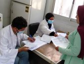 توقيع الكشف المجانى على 1308 مواطنين خلال القافلة الطبية بقرية عرب بني واصل بسوهاج 