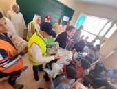 قافلة حياة كريمة توقع الكشف الطبى على 1487 مواطنا بمطروح.. صور