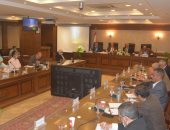 محافظ الجيزة يوجه بسرعة البت فى طلبات التصالح