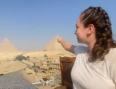 مجموعة من السياح من البرازيل يروجون للسياحة فى مصر.. فيديو