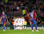 برشلونة يواصل التراجع بعد رحيل كومان ويتعادل مع ألافيس في الدوري الإسباني