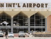مطار عدن يستأنف حركة الرحلات وسط انتشار أمنى بعد التفجير الإرهابى