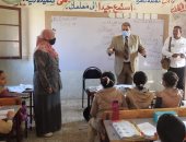 مدير تعليم المنوفية يوجه بإبعاد الباعة الجائلين عن مداخل المدارس