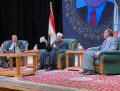 المفتى: تزييف الوعى وتضليل العقل أخطر على الشباب من المخدرات