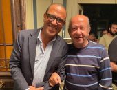 أشرف عبد الباقى وأحمد حاتم يحتفيان بزيارة لطفى لبيب لكواليس "أنا وهى"