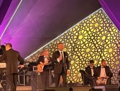 اللبناني زياد برجي يغني "شو حلو" و"أنا قلبي عليك" بحفل الموسيقى العربية.. صور