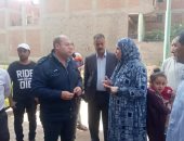 رصف شوارع بالإنترلوك بمنشأة القناطر بالجيزة ونائب المحافظ يتفقد أعمال النظافة