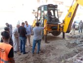 نائب رئيس مدينة أشمون يتابع تنفيذ مشروعات البنية التحتية بالمدينة