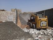 إزالة حالات تعد على أراض زراعية وتنفيذ قرارات الحد من انتشار فيروس كورونا ببنى سويف