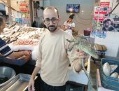 تمساح سوق السمك ببورسعيد.. وصل سعره 3 آلاف جنيه وصاحبه "مش هفرط فيه".. لايف