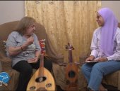 من استديوهات التليفزيون للعزف على قهاوى الحسين.. حكاية الفنانة سهير وأسرار 75 سنة.."فيديو"
