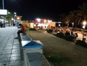 أجواء ليلية رائعة وطقس معتدل على كورنيش مطروح وخروج المواطنين للتنزه.. فيديو