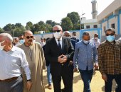 محافظ قنا يتفقد الأعمال النهائية لمحطة مياه أبو عمورى والبطحة بنجع حمادى