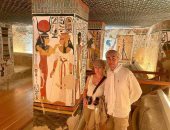نجل الفنان العالمى أنتونى كوين يزور معالم الأقصر الفرعونية ويدعو أصدقاءه لزيارتها