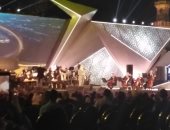 مروان خوري يبدأ حفل مهرجان الموسيقي العربية بأغنية "هوا يا هوا"