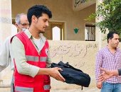 "الهلال الأحمر" يواصل توزيع 5000 شنطة مدرسية على طلبة المدارس بشمال سيناء