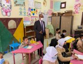 وكيل "تعليم الفيوم" ينذر مدير دسيا الابتدائية بسبب عدم النظافة 