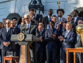 جو بايدن يستقبل فريق "ميلووكى باكس" الفائز بدورى المحترفين لكرة السلة