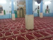 الانتهاء من فرش مسجد الطاهر الحامدى بالكرنك بمدينة الأقصر بالسجاد.. صور