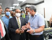 رئيس جامعة أسيوط يطمئن على انتظام العمل بعيادات مستشفى الإصابات الجديد