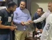 مالك عقار فيصل المحترق يدفع 8 ملايين جنيه لملاك الوحدات السكنية.. فيديو