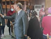 "حملة دفء".. سوق خيرى للملابس بأسعار مخفضة بجامعة الإسكندرية