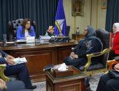 محافظ دمياط تستقبل مدير مشروع تسريع الاستجابة للقضية السكانية بالتنمية المحلية