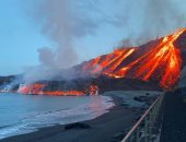 علماء البراكين يحذرون: الحمم البركانية فى لابالما تستغرق شهورا حتى تبرد