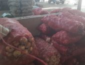جولة فى سوق الخضروات بكوم أمبو.. وتراجع ملحوظ فى أسعار الطماطم.. فيديو وصور