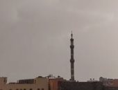 أمطار خفيفة فى مدينة إسنا عقب عاصفة ترابية بالأقصر ورفع حالة الطوارئ