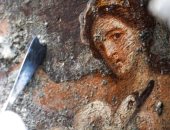 أسطورة ليدا والبجعة.. على جدارية رومانية فى آثار بومبى القديمة